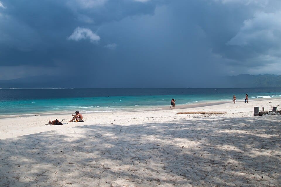 Kayak to Gili Meno