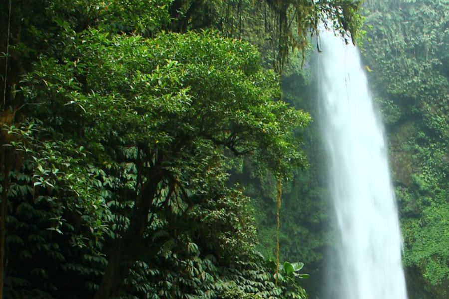 Nungnung Waterfall